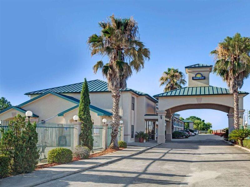 Days Inn & Suites By Wyndham Houston North - Spring Exterior foto