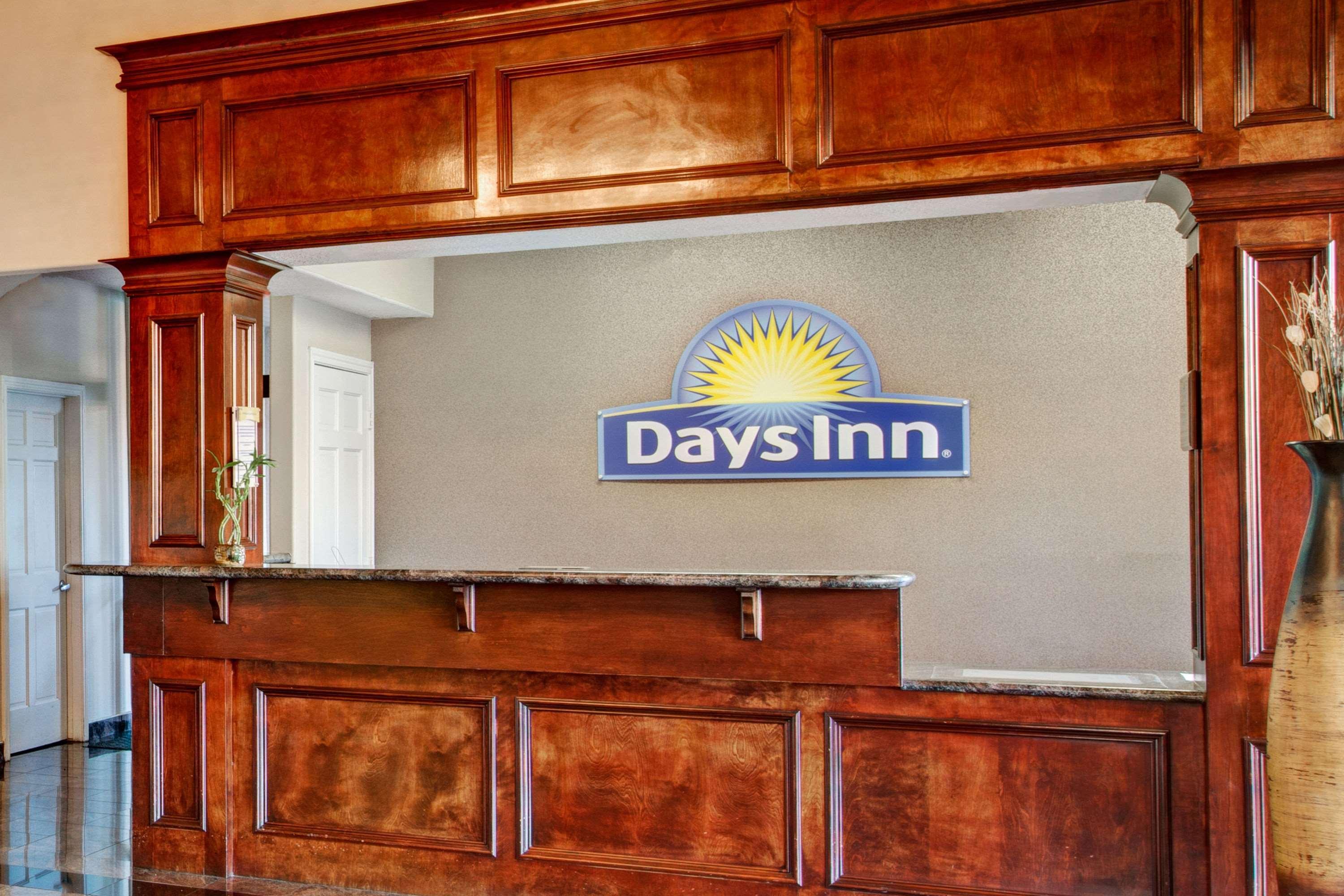 Days Inn & Suites By Wyndham Houston North - Spring Exterior foto